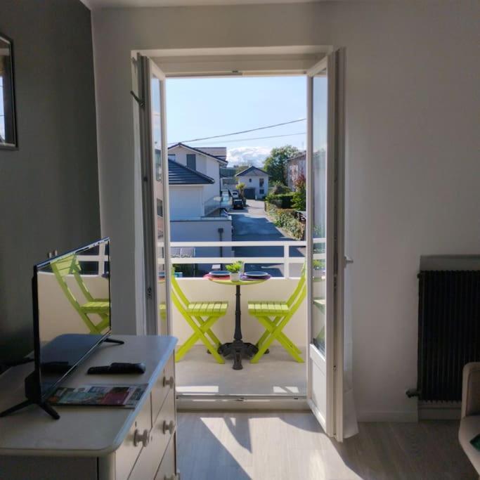 Appartement Verdoyant Au Bord Du Lac Leman Entre Evian Et Thonon Dans Une Villa Publier ภายนอก รูปภาพ