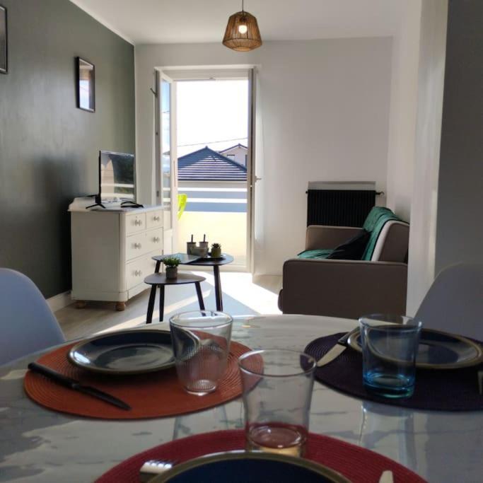 Appartement Verdoyant Au Bord Du Lac Leman Entre Evian Et Thonon Dans Une Villa Publier ภายนอก รูปภาพ