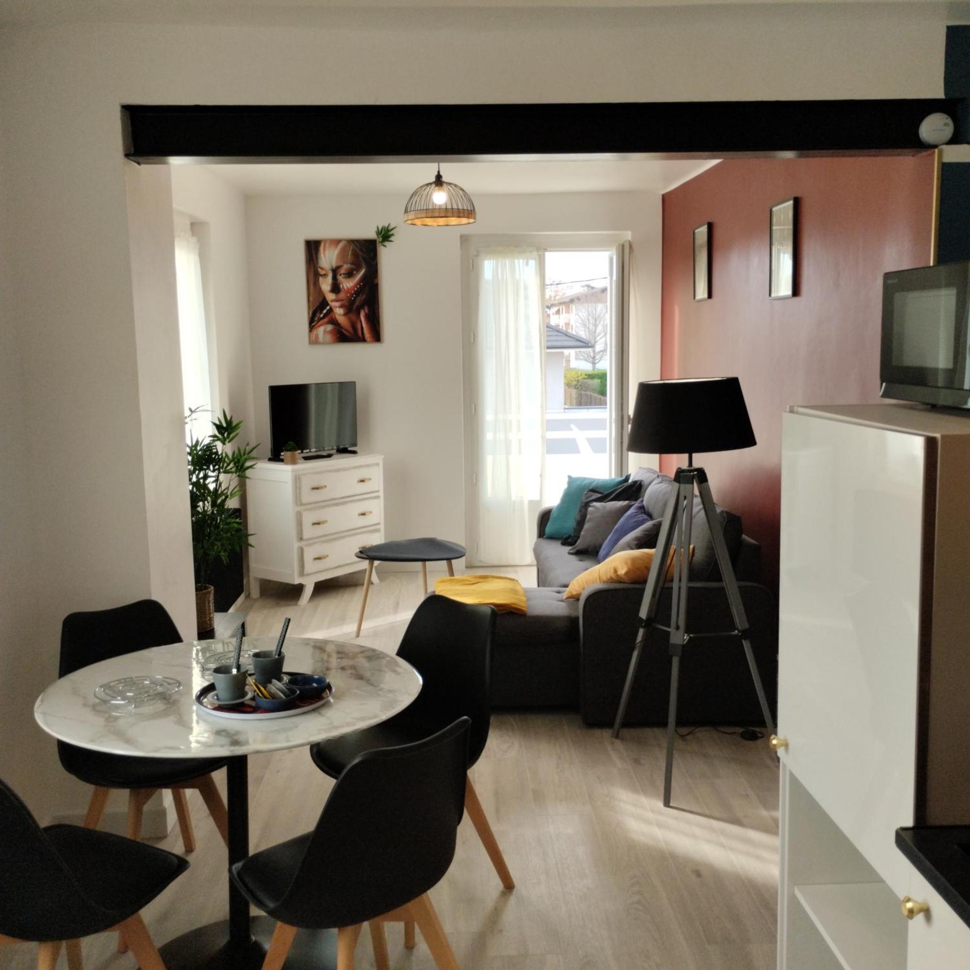 Appartement Verdoyant Au Bord Du Lac Leman Entre Evian Et Thonon Dans Une Villa Publier ภายนอก รูปภาพ