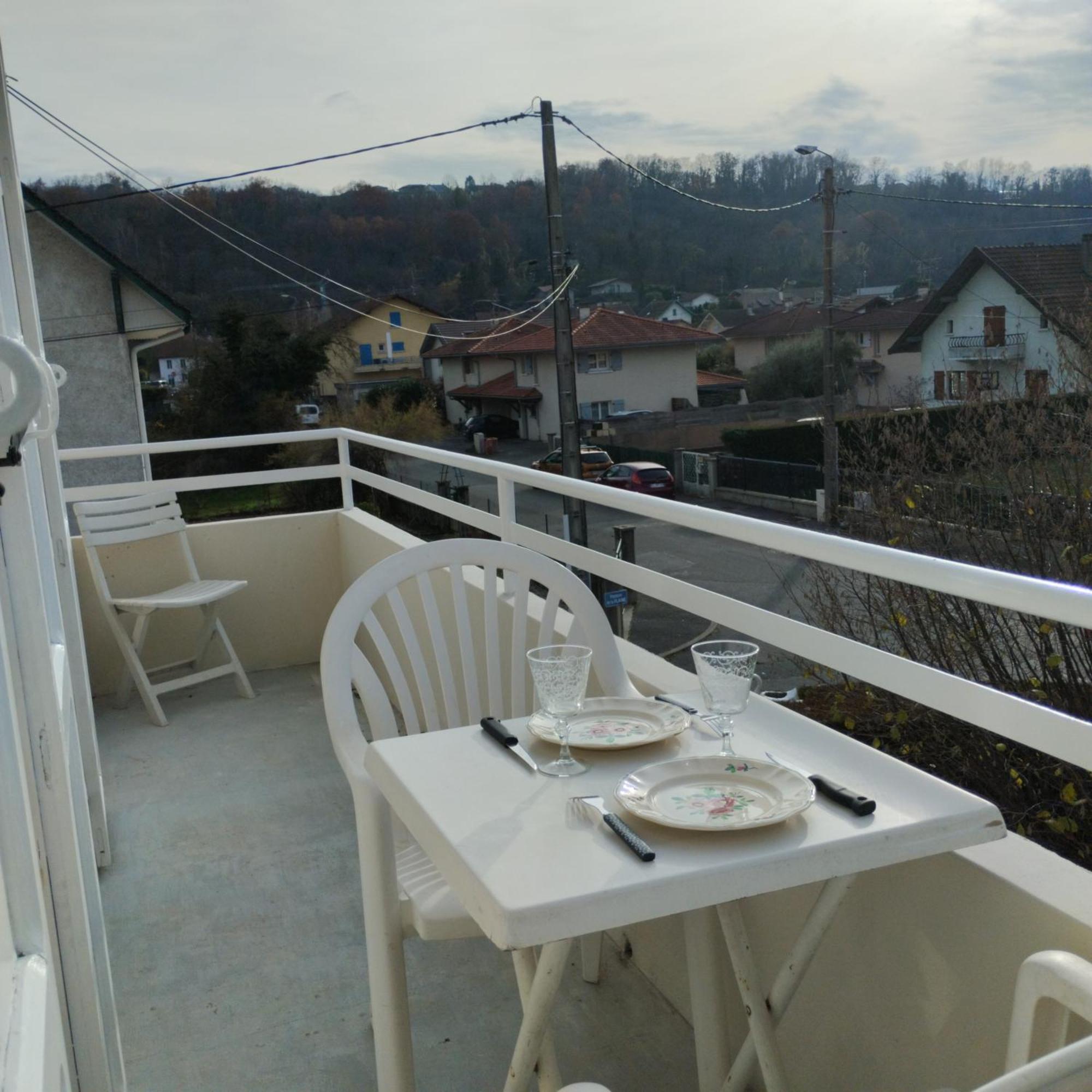 Appartement Verdoyant Au Bord Du Lac Leman Entre Evian Et Thonon Dans Une Villa Publier ภายนอก รูปภาพ